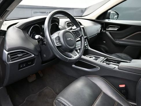 Used 2020 Jaguar F-PACE Prestige image 11