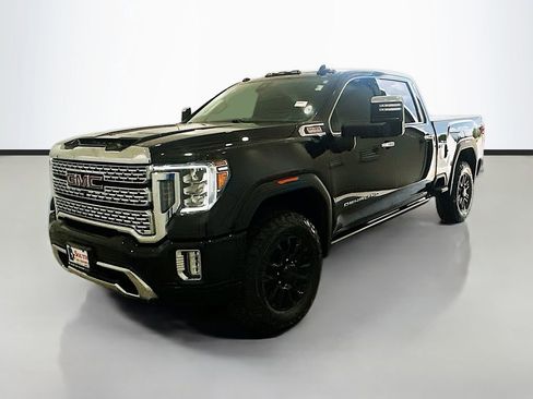 Used 2021 GMC Sierra 2500 Denali w/ Denali Black Diamond Edition AWD/4WD image 3