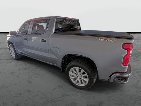 Used 2020 Chevrolet Silverado 1500 Custom w/ Custom Convenience Package AWD/4WD image 11
