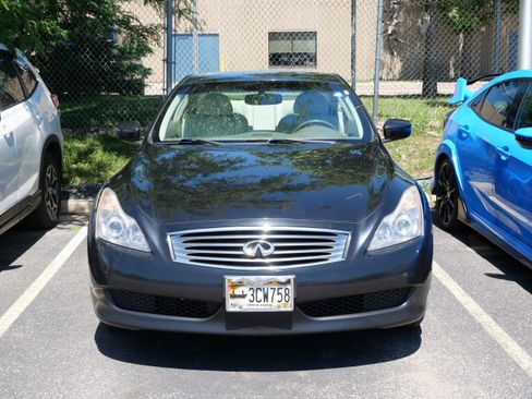 Used 2010 INFINITI G37 x Coupe w/ Premium Pkg AWD/4WD image 2
