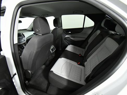 Used 2022 Chevrolet Equinox LT image 24
