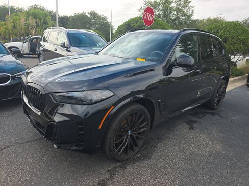 Used 2024 BMW X5 sDrive40i w/ M Sport Package RWD image 3