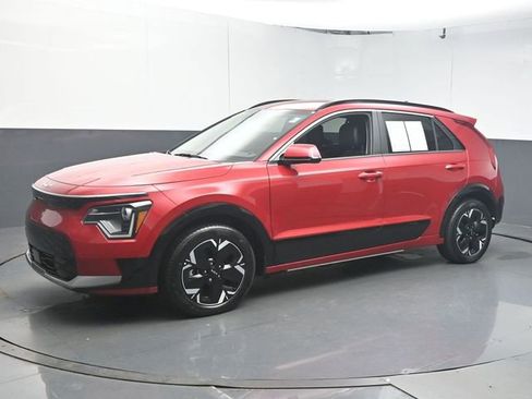 Used 2025 Kia Niro Wind FWD image 4