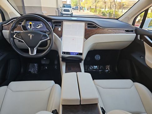 Used 2018 Tesla Model X 75D AWD/4WD image 14