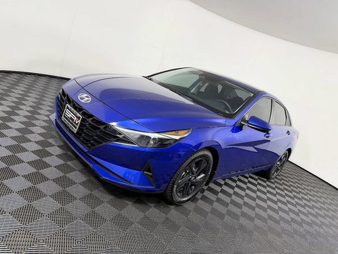Used 2023 Hyundai Elantra SEL FWD image 16