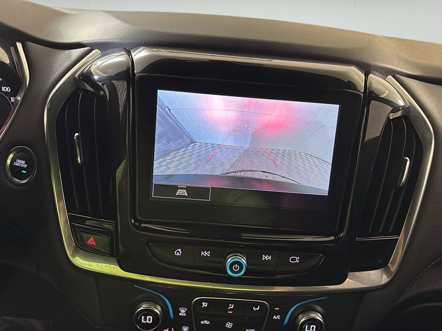 Used 2023 Chevrolet Traverse LT FWD image 26