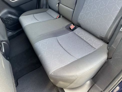 Used 2020 Toyota RAV4 XLE w/ Convenience Package FWD image 12