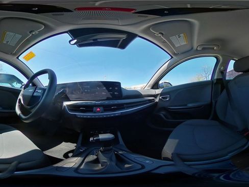 Used 2025 Kia K4 LXS image 40