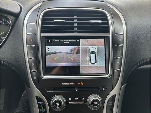 Used 2018 Lincoln MKX Reserve image 25