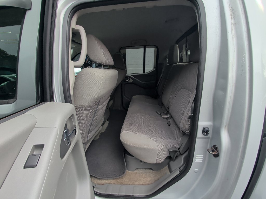 Used 2014 Nissan Frontier SV AWD/4WD image 13