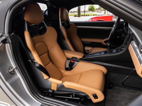 Used 2019 Porsche 911 Speedster RWD image 57