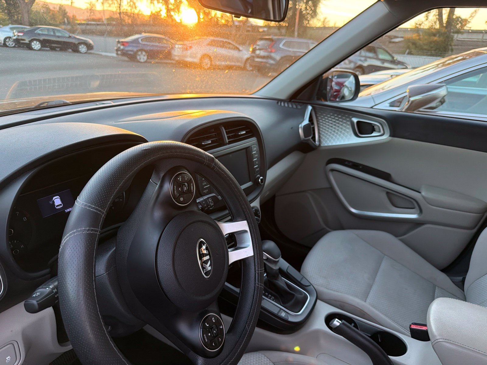 Used 2020 Kia Soul LX FWD image 8