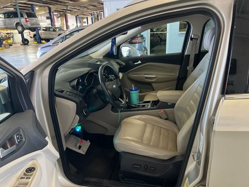 Used 2017 Ford Escape Titanium FWD image 5