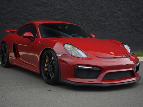 Certified 2016 Porsche Cayman GT4 RWD image 9