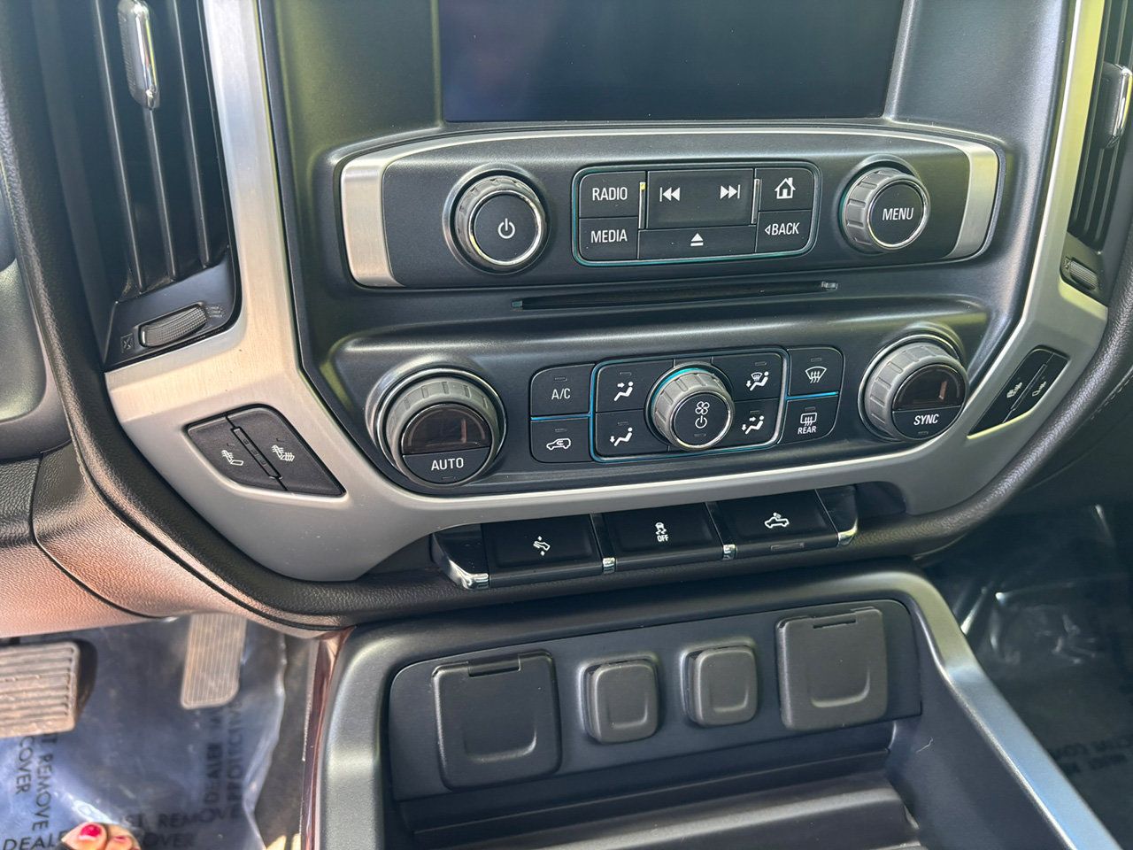 Used 2018 GMC Sierra 1500 SLT AWD/4WD image 18