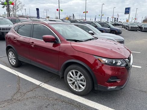 Used 2022 Nissan Rogue Sport SV w/ Technology Package image 4