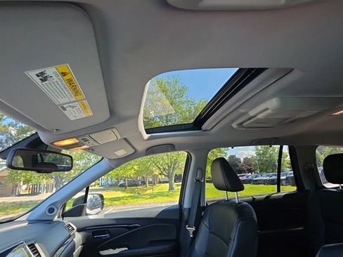 Used 2017 Honda Pilot Touring image 22
