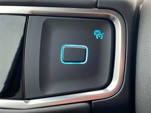 New 2025 Ford Expedition Active RWD image 17