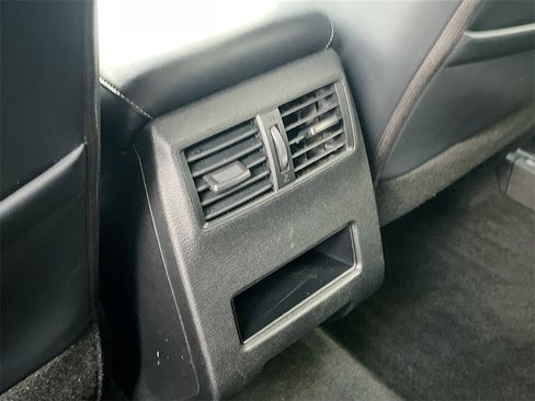 Used 2024 Mitsubishi Outlander SE image 28