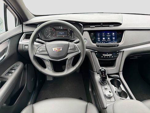 New 2026 Cadillac XT5 Luxury image 22