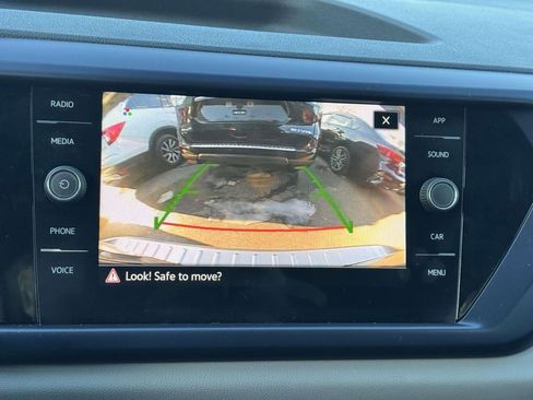 Used 2022 Volkswagen Taos SE image 27