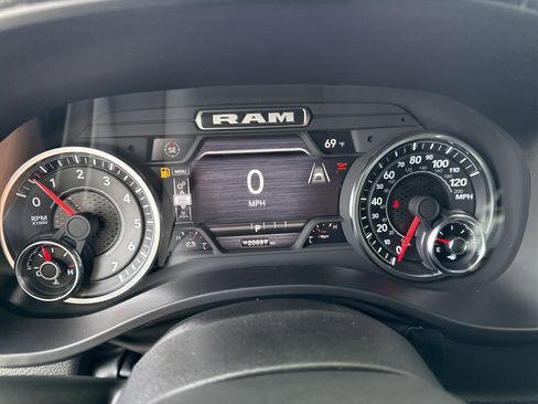 Used 2025 RAM 1500 Big Horn AWD/4WD image 19