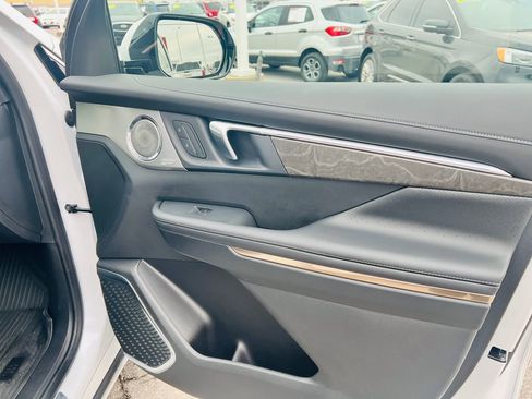 Used 2025 Buick Enclave Avenir w/ Super Cruise Package image 28