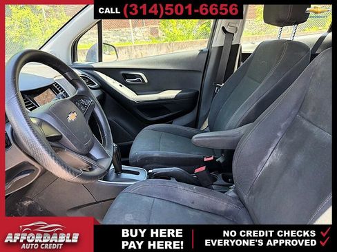 Used 2019 Chevrolet Trax LS FWD image 10