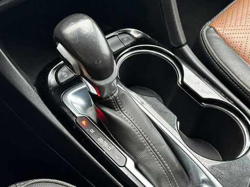 Used 2021 Buick Encore GX Essence w/ Experience Buick Package image 21