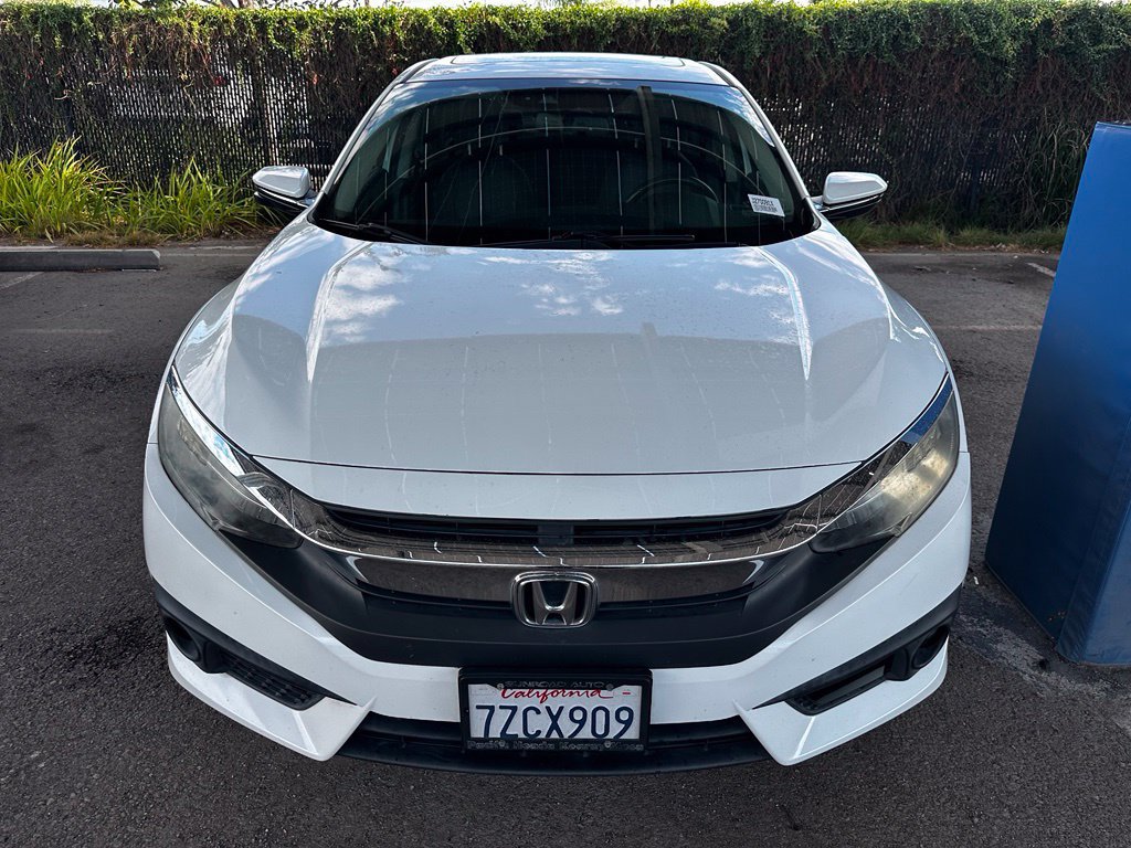 Used 2017 Honda Civic Touring image 3