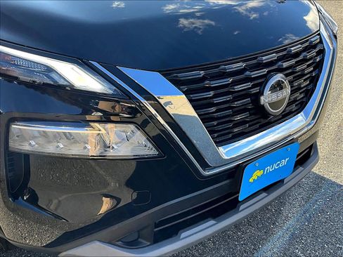 Used 2023 Nissan Rogue SV w/ SV Premium B Package image 32