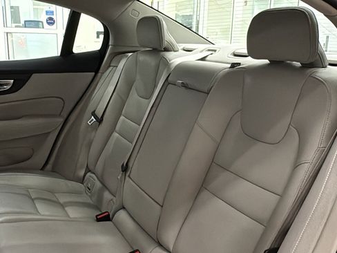Certified 2024 Volvo S60 T8 Ultimate image 27