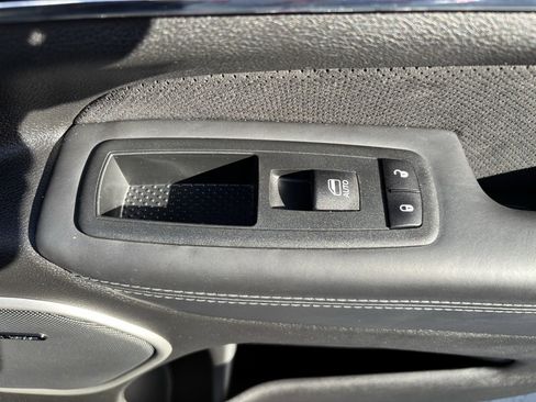 Used 2020 Jeep Grand Cherokee SRT image 33