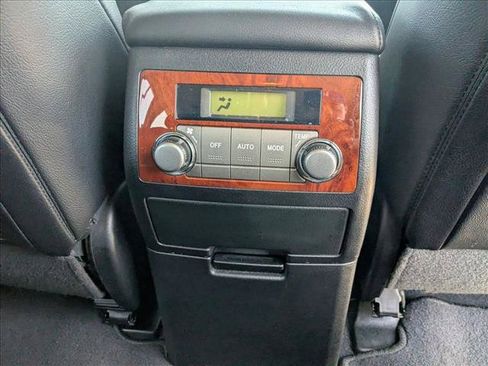 Used 2013 Toyota Highlander Limited FWD image 16