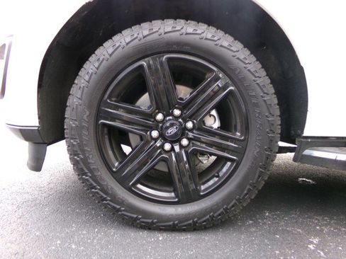 Used 2021 Ford Expedition XLT image 29