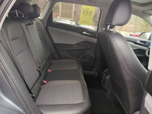 Used 2023 Volkswagen Taos SE image 28