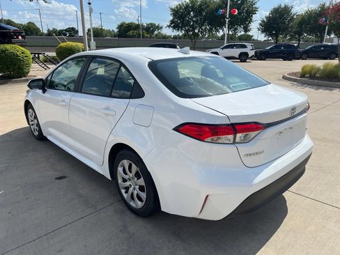 Used 2024 Toyota Corolla LE FWD image 4