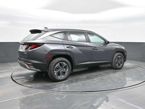 New 2026 Hyundai Tucson Blue SE image 8