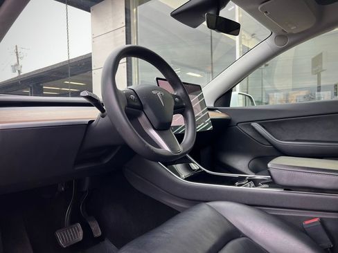Used 2021 Tesla Model Y Long Range image 2
