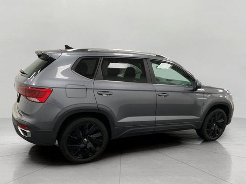 Used 2023 Volkswagen Taos SE w/ Panoramic Sunroof Package AWD/4WD image 3