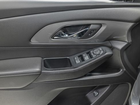 Used 2023 Chevrolet Traverse LT AWD/4WD image 13