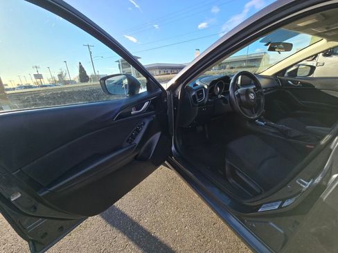 Used 2015 MAZDA MAZDA3 i Sport image 16