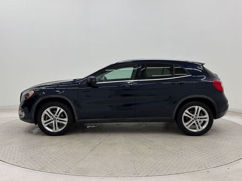 Used 2019 Mercedes-Benz GLA 250 4MATIC image 2