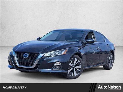 Used 2022 Nissan Altima 2.5 SV image 1