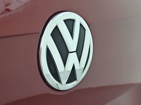 Used 2021 Volkswagen Tiguan SE AWD/4WD image 11