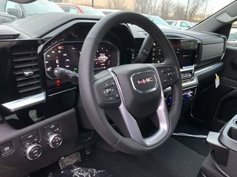 New 2026 GMC Sierra 1500 Elevation image 13