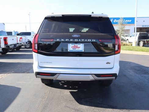 New 2025 Ford Expedition Platinum w/ Driver's Package image 22