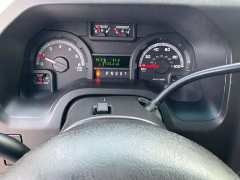 Used 2009 Ford E-350 and Econoline 350 XL RWD image 11