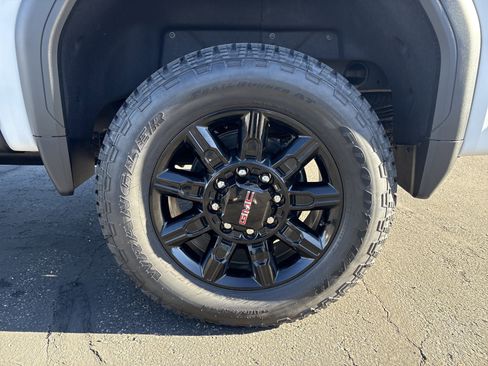 New 2026 GMC Sierra 2500 AT4 w/ AT4 Premium Plus Package AWD/4WD image 14
