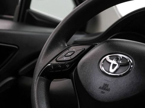 Used 2020 Toyota C-HR LE image 17